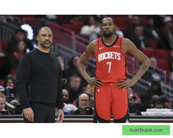 杜兰特25分6篮板终结老鹰11连胜 末节与队友热聊咧嘴大笑